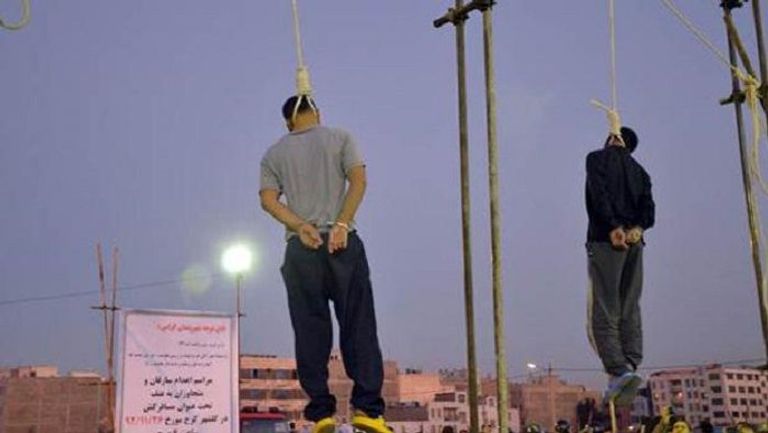 إعدامات سابقة جانب من المتظاهرين بسجون إيران