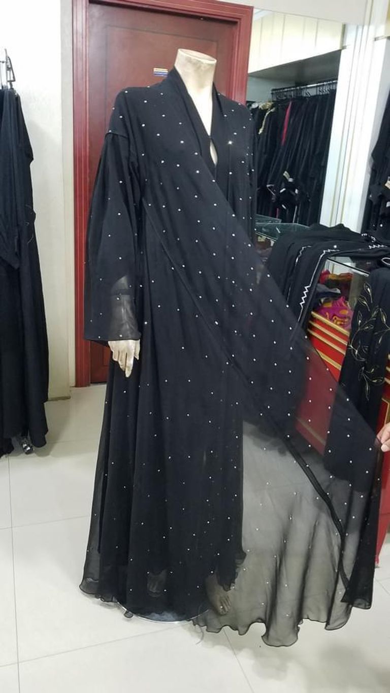 نساء يمنيات في أحد الأسواق