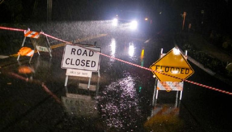 طريق مغلق في كاليفورنيا