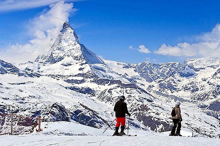 دافوس أحد أماكن السياحة في سويسرا في الشتاء السياحة في سويسرا في الشتاء…أجمل المناظر والأنشطة المتاحة