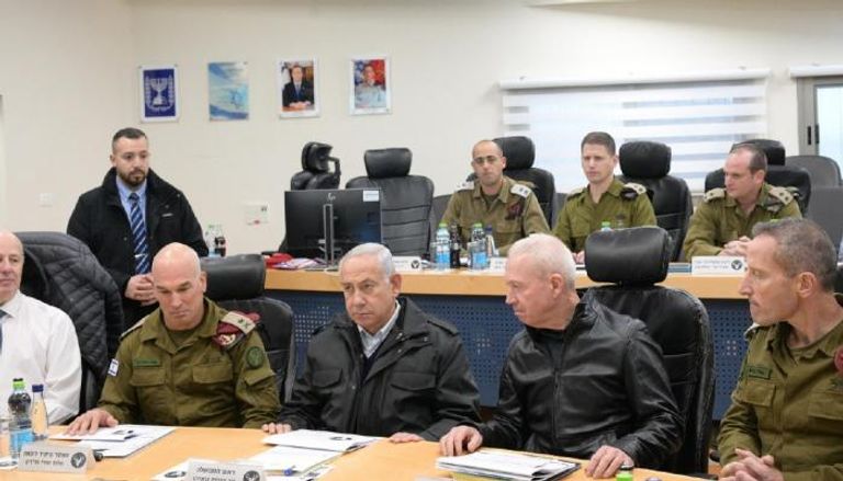 نتنياهو وجالانت خلال زيارة القيادة الشمالية للجيش الإسرائيلي 