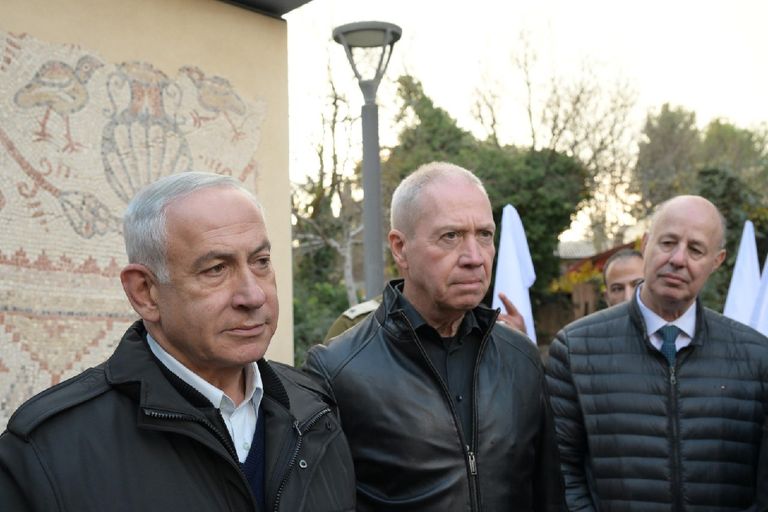 نتنياهو وجالانت خلال زيارة القيادة الشمالية للجيش الإسرائيلي