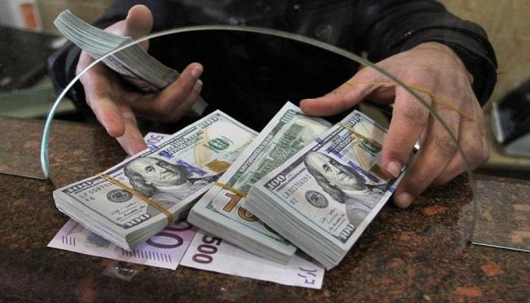 قفزة كبيرة في سعر الدولار داخل بنوك مصر 