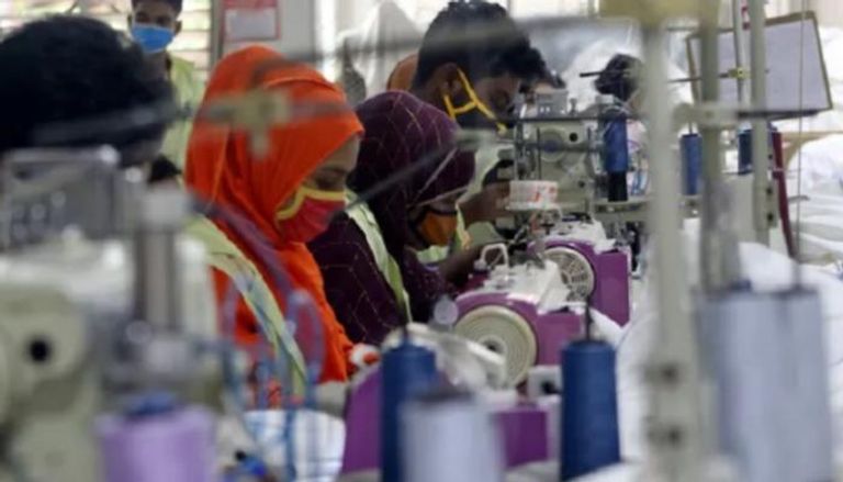 مصنع في بنغلاديش  لصناعة الملابس