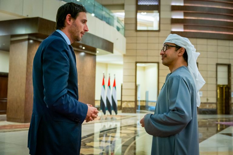 جانب من لقاء الشيخ عبدالله بن زايد آل نهيان ونظيره الهولندي