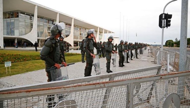 تعزيزات أمنية من الشرطة البرازيلية في عاصمة البلاد
