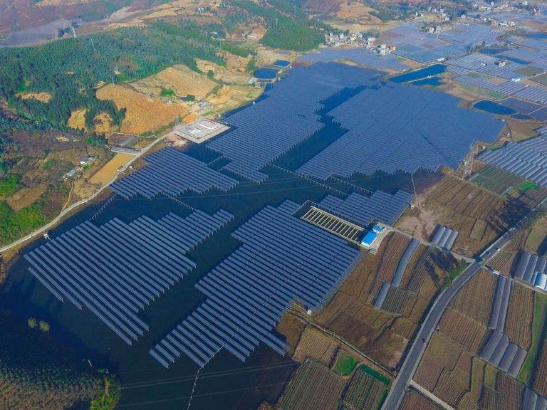 مشروع تابع لشركة "سولار كيسوك سوليوشنز" شعار جائزة زايد للاستدامة 2023