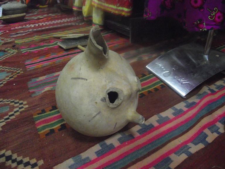 فتاة بالزي التقليدي الأمازيغي