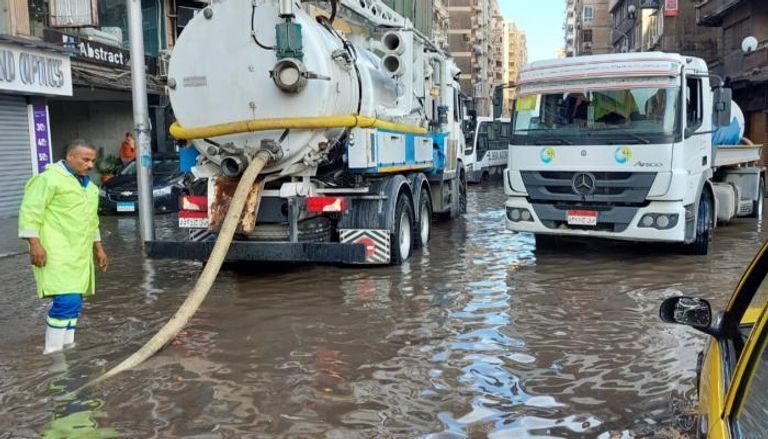 جانب من تراكم مياه الأمطار في الإسكندرية