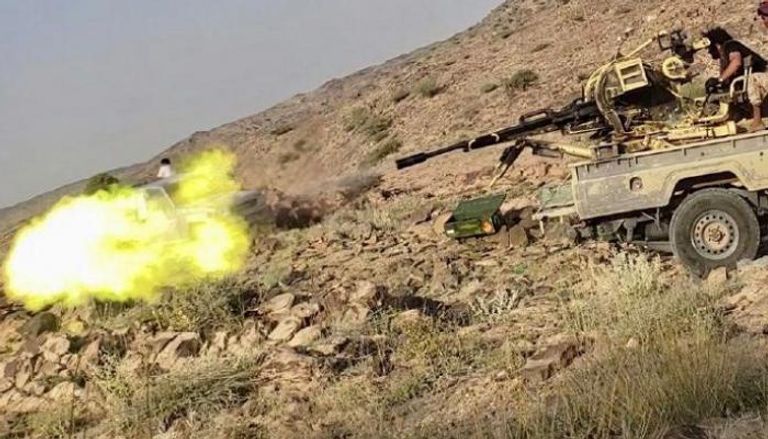 دورية للجيش اليمني تقصف مواقع الحوثي- أرشيفية