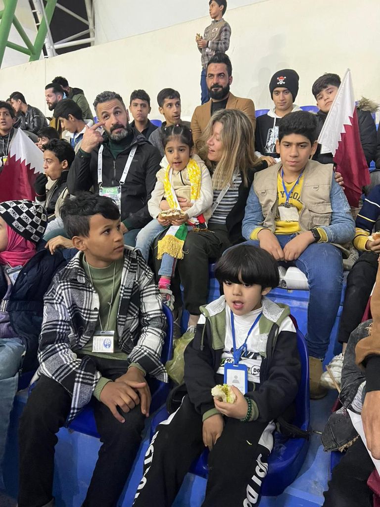 الأطفال الأيتام في ملعب "جذع النخلة" خلال "خليجي 25"