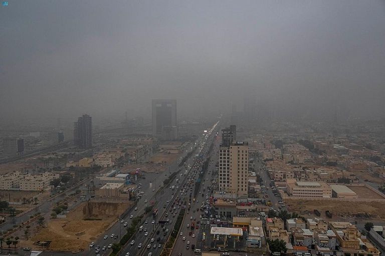 السعودي تشهد سقوطا للأمطار الثلاثاء