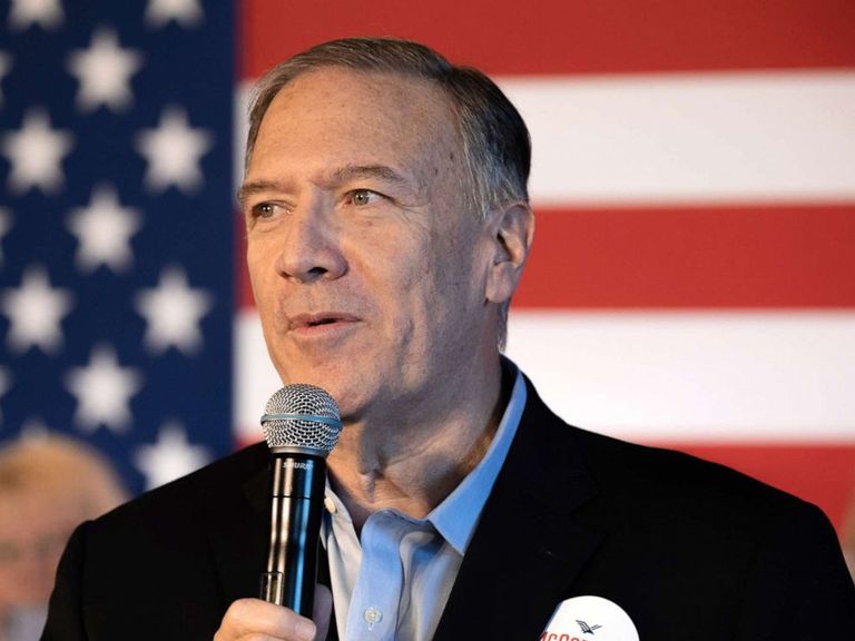 مايك بومبيو السياسي الأفغاني أمر الله صالح