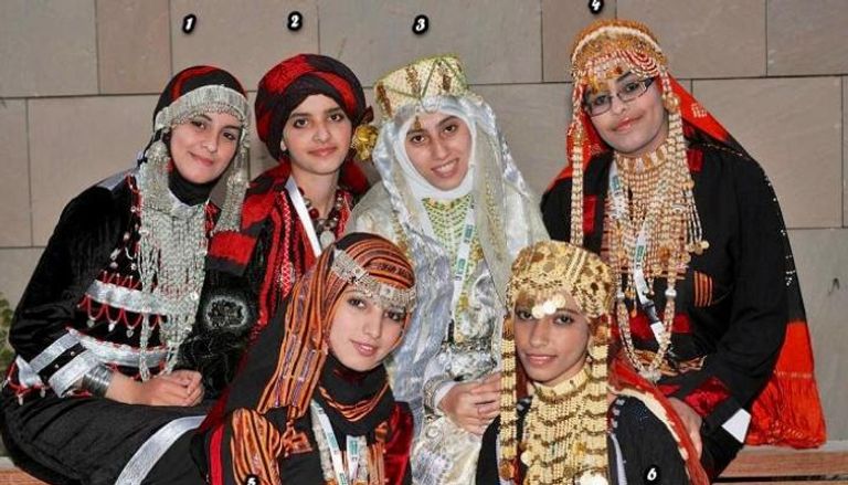 أزياء اليمنيات تعكس هوية عريقة وصامدة