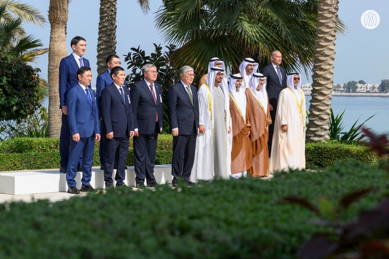رئيس دولة الإمارات ورئيس كازاخستان يحضران التوقيع