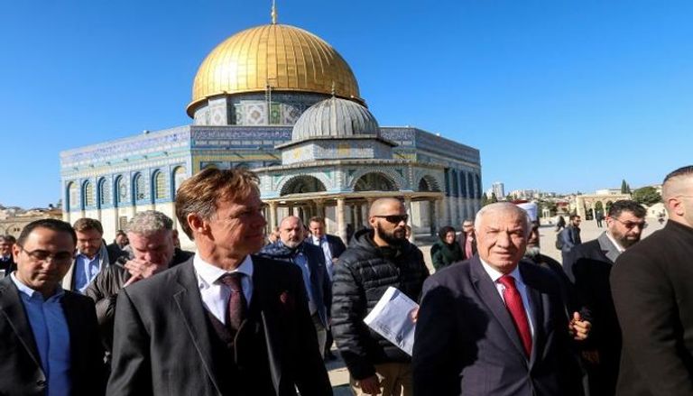 دبلوماسيون أوروبيون في زيارة للمسجد الأقصى - رويترز 