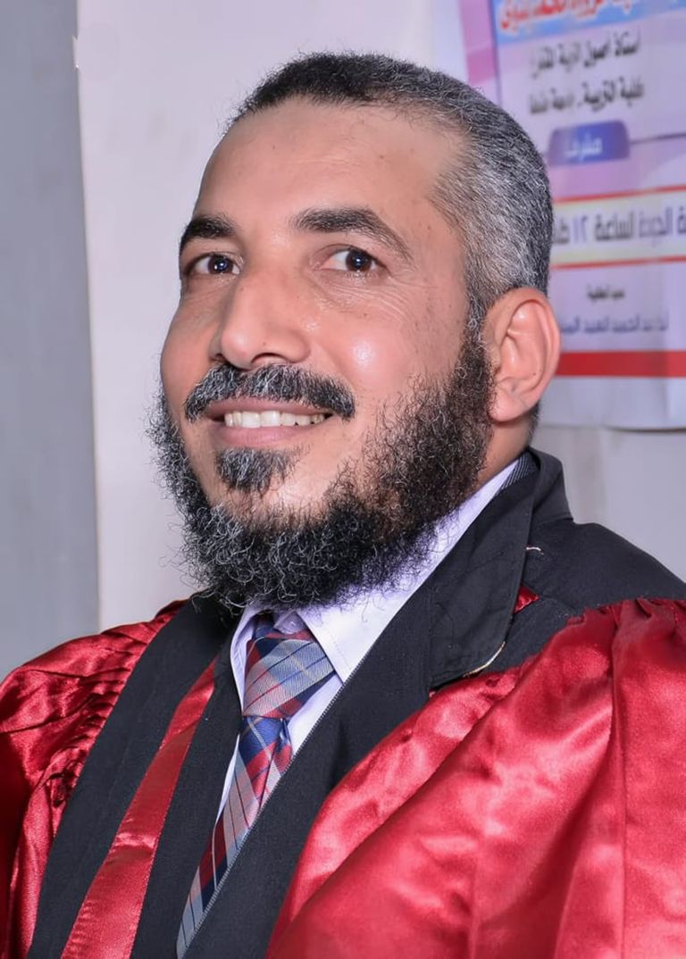 الكاتب مصطفى سعفان