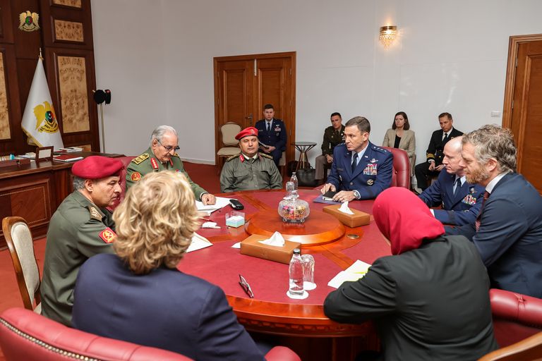 جانب من لقاء حفتر والوفد الأمريكي 