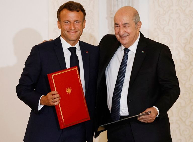 الرئيسان الجزائري عبد المجيد تبون والفرنسي إيمانويل ماكرون