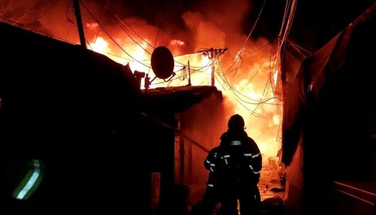 إجلاء المئات بعد اندلاع حريق في منطقة عشوائية بسول