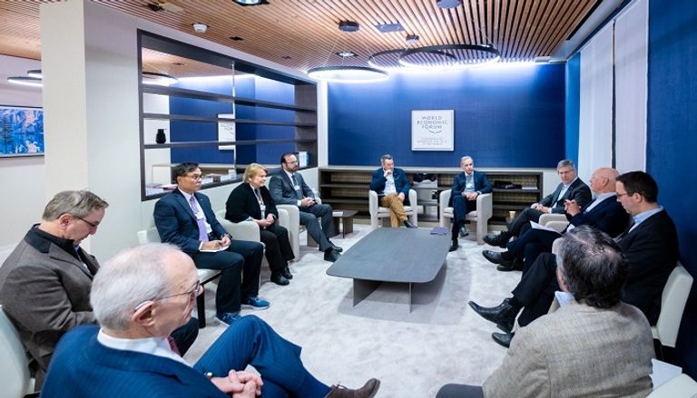 مجلس قيادات المنتدى الاقتصادي العالمي محمد بن عبدالله القرقاوي وزير شؤون مجلس الوزراء في دولة الإمارات