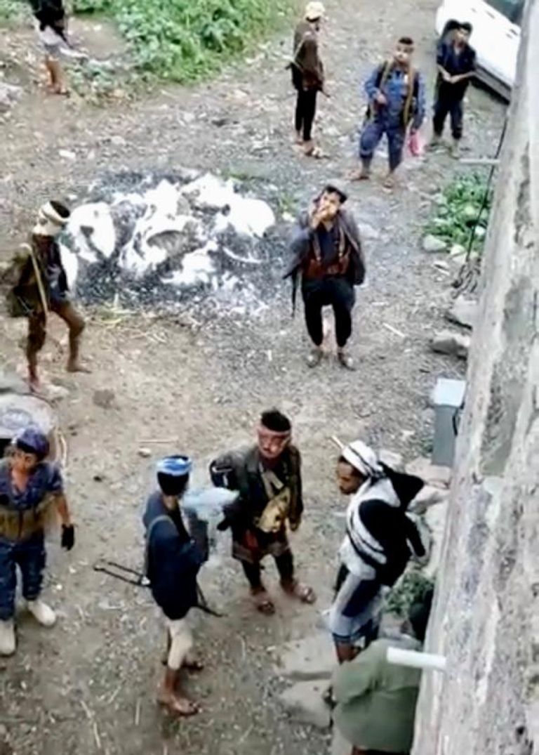 اقتحام عناصر حوثية منزل زعيم قبلي في إب