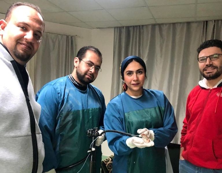 الزجاجة داخل قولون المريض