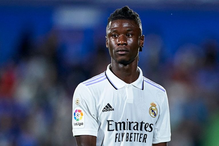 إدواردو كامافينجا مارتن أوديجارد ولاعبو أرسنال