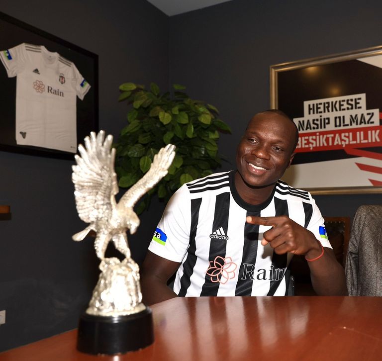 فينسنت أبوبكر يطوي صفحة النصر السعودي فينسنت أبوبكر يطوي صفحة النصر السعودي