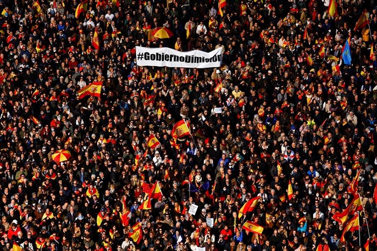 مظاهرات حاشدة في مدريد ضد حكومة سانشيز مظاهرات حاشدة في مدريد ضد حكومة سانشيز