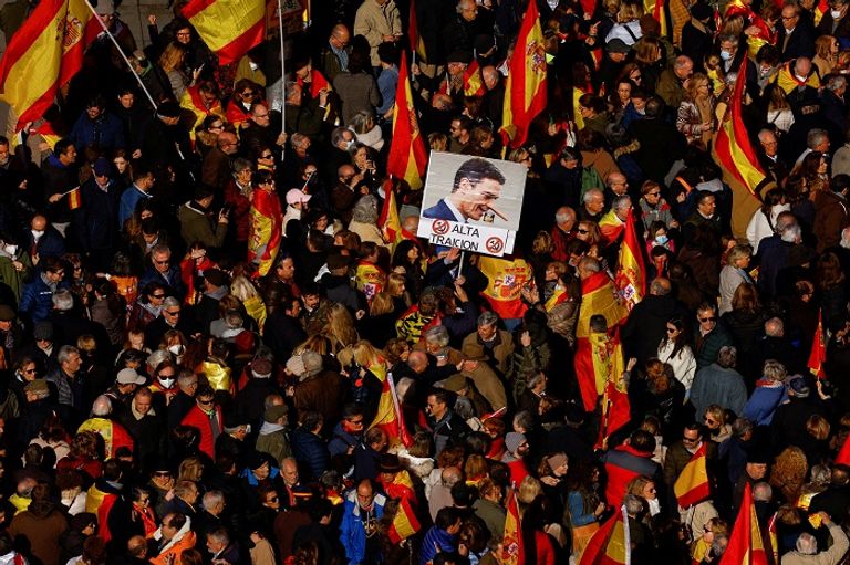 مظاهرات حاشدة في مدريد ضد حكومة سانشيز مظاهرات حاشدة في مدريد ضد حكومة سانشيز