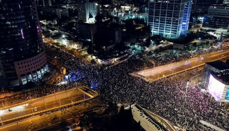 آلاف المتظاهرين في تل أبيب احتجاجا على نتنياهو