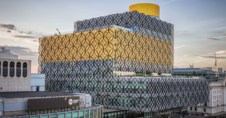 مكتبة برمنغهام أحد معالم السياحة في برمنجهام السياحة في برمنجهام …5 أماكن سياحية أبرزها حي المجوهرات