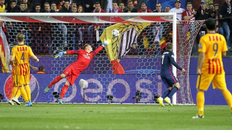 أحد تصديات تير شتيجن مارك أندريه تير شتيجن حارس برشلونة