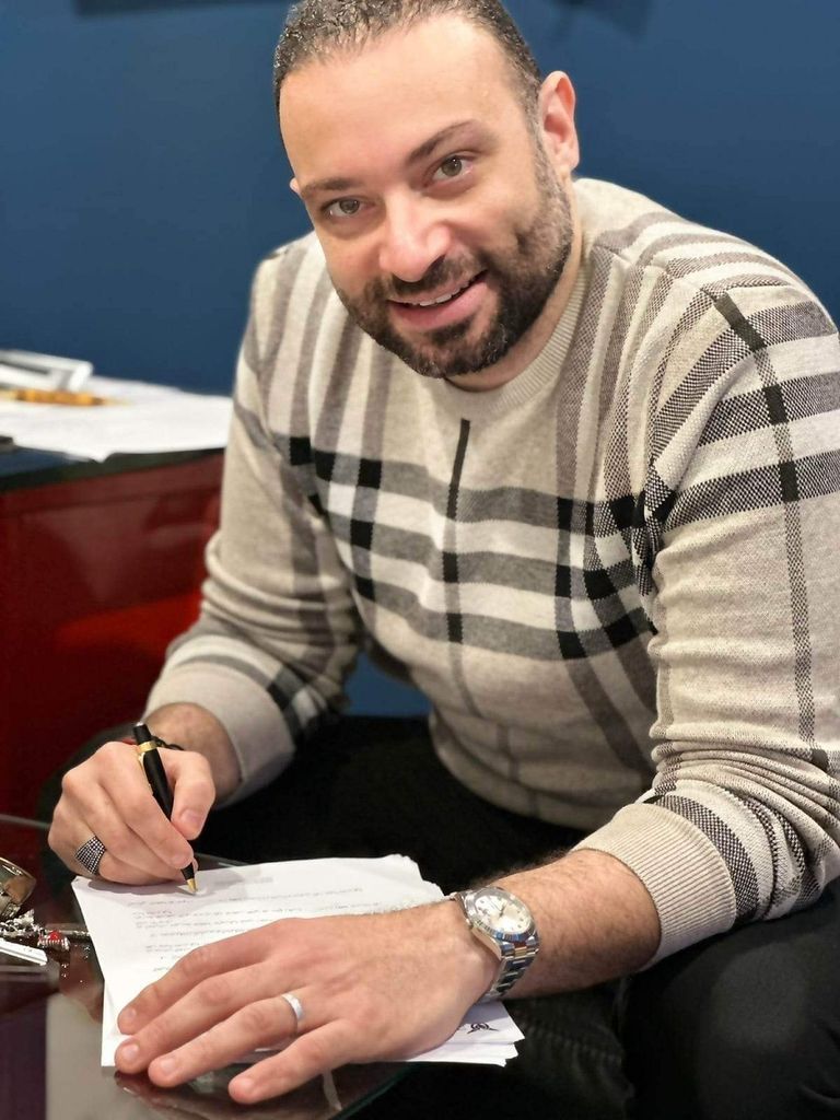 الكاتب المصري أحمد عثمان