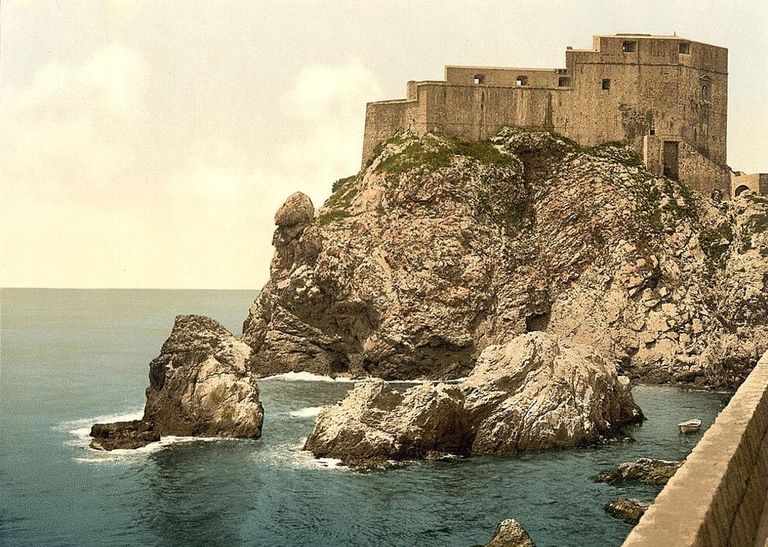 قلعة سان لورينزو أحد أماكن السياحة في دوبروفنيك السياحة في دوبروفنيك.. 5 مزارات في لؤلؤة البحر الأدرياتيكي