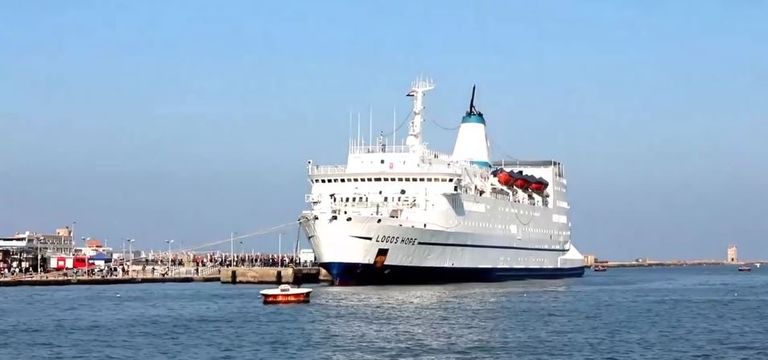 أكبر مكتبة عائمة LOGOS HOPE تعبر قناة السويس سفينة الأمل LOGOS HOPE.. أكبر مكتبة عائمة تعبر قناة السويس