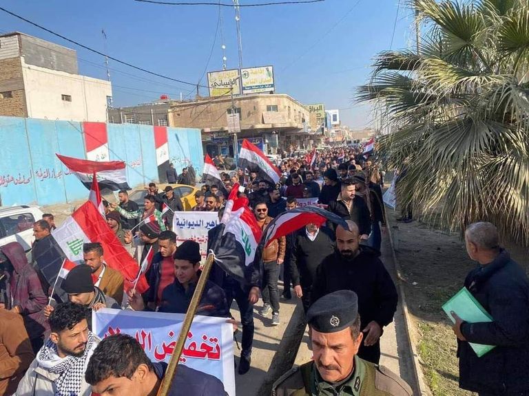 متظاهرون عراقيون ضد ارتفاع الدولار