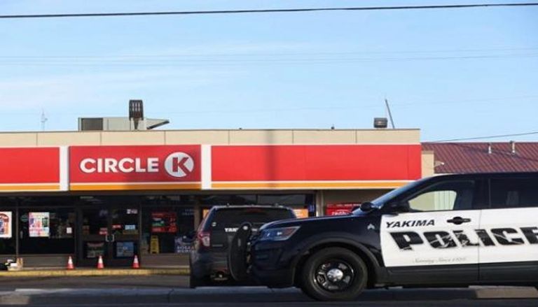 الشرطة تحاصر المتجر الذي شهد إطلاق النار بواشنطن 