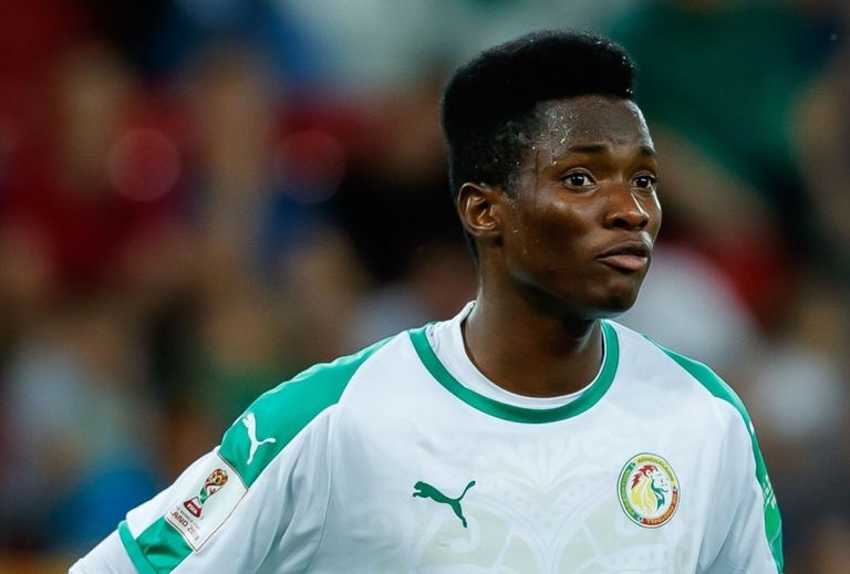 موسى نداي أيمن محيوس لاعب منتخب الجزائر