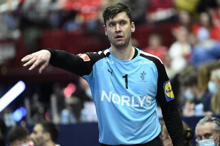 لاندين حارس منتخب الدنمارك في كأس العالم لكرة اليد