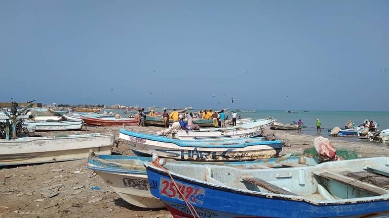 جثث وقوارب محطمة.. فاتورة ثقيلة يدفعها صيادو اليمن لجلب الأسماك صيادون وقوارب في سواحل غرب اليمن - العين الإخبارية