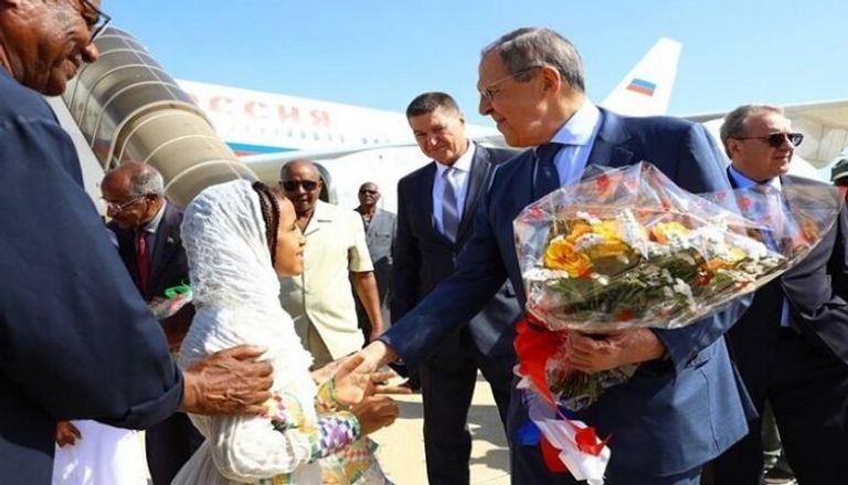 وزير خارجية روسيا سيرجي لافروف عقب وصوله إلى إريتريا