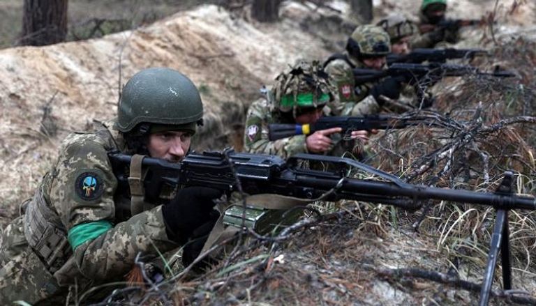 جنود أوكرانيون في ساحة القتال ضد روسيا