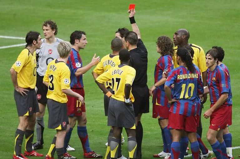 نهائي دوري أبطال أوروبا 2006 بين أرسنال وبرشلونة فريق أرسنال