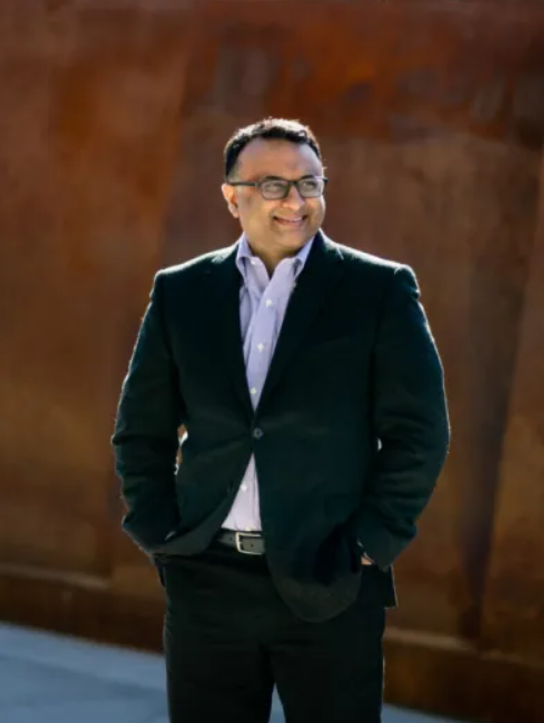 نيل مانيار، أستاذ الصحة العامة بجامعة نورث إيسترن الأمريكية