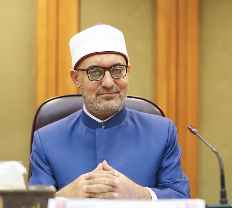 الدكتور نظير عياد