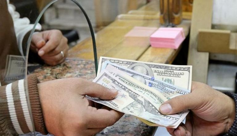 تعاملات الدولار الأمريكي في البنوك المصرية