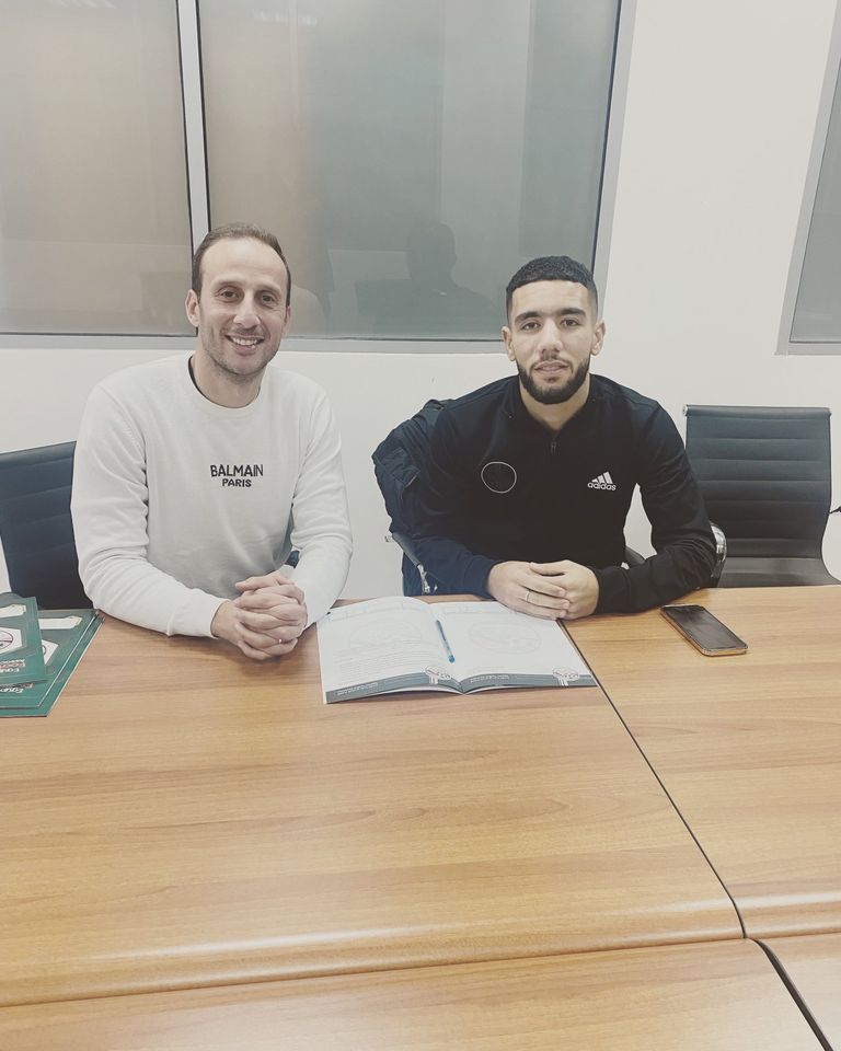 أحمد قندوسي لاعب الأهلي الجديد