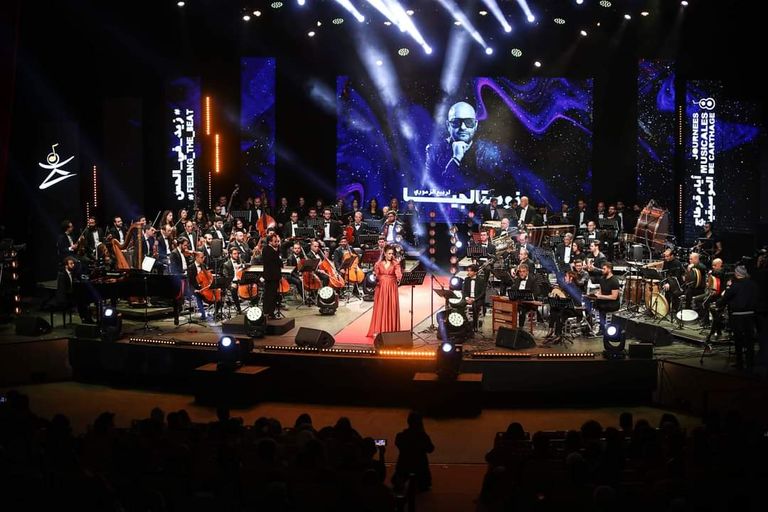 تونسي يطلب يد حبيبته على المسرح